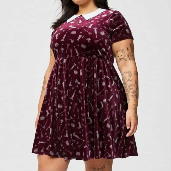 TORRID DISNEY HOCUS POCUS VELVET DARK PURPLE DRESS WHITE COLLAR 1X NWOT - Picture 1 of 9